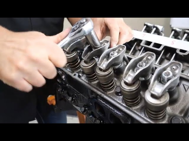 How to Adjust Hydraulic Lifters With Engine Running